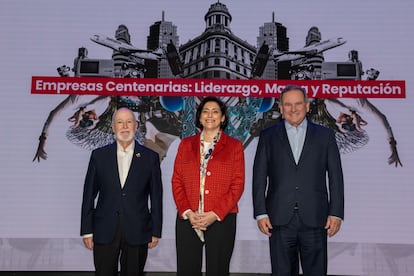 Ángel Alloza, CEO de Corporate Excellence; María Luisa Martínez Gistau, presidenta, y Eduardo Navarro, expresidente, en la presentación de  la conferencia anual de la fundación empresarial.