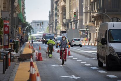 Barcelona cortará al tráfico grandes ejes como la Via Laietana para pasear durante los fines de semana