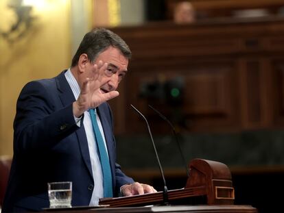El portavoz del PNV en el Congreso, Aitor Esteban, durante su intervención en el debate de investidura el miércoles en Madrid.