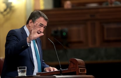 El portavoz del PNV en el Congreso, Aitor Esteban, durante su intervención en el debate de investidura el miércoles en Madrid.