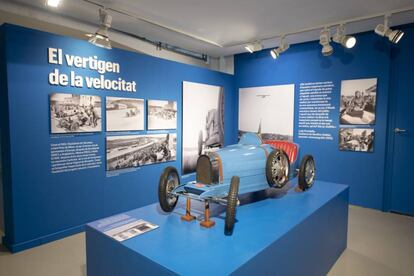 Un Bugatti infantil de gasolina a l’exposició de Casas i Galobardes. 