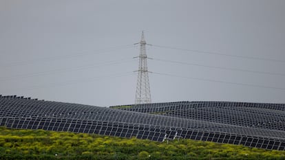 Planta fotovoltaica en la localidad sevillana de Guillna.