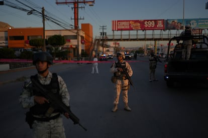 Soldiers after a shootout on Insurgentes Boulevard in Tijuana, in October 2023.