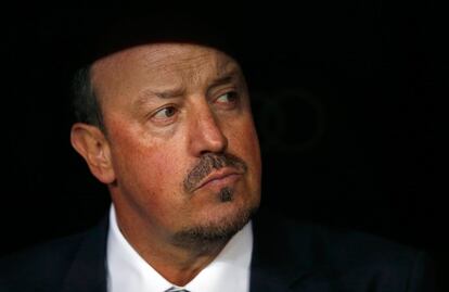 Rafa Benítez, en el banquillo del Bernabéu durante el clásico.