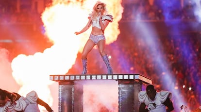 Lady Gaga en la actuación en la Super Bowl en Houston, Texas, en 2017.