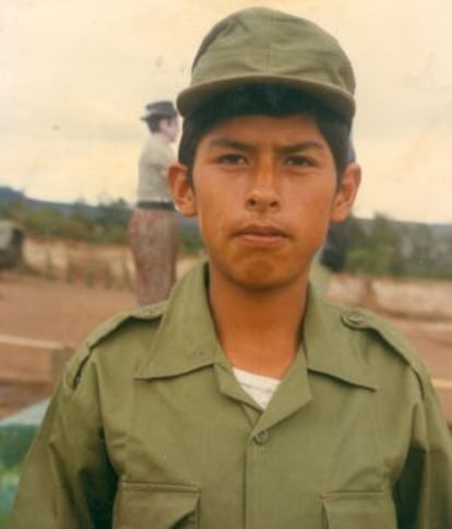 Lurgio Gavilán en 1986 en la base militar de Huanta