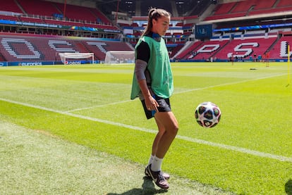 Patri Guijarro, durante el entrenamiento del Barcelona en el Philips Stadion este viernes.