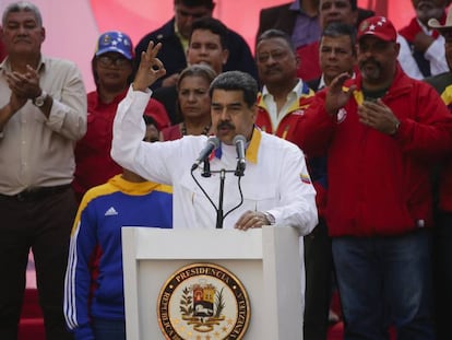 Nicolás Maduro comemora na segunda-feira em Caracas o aniversário de sua eleição.