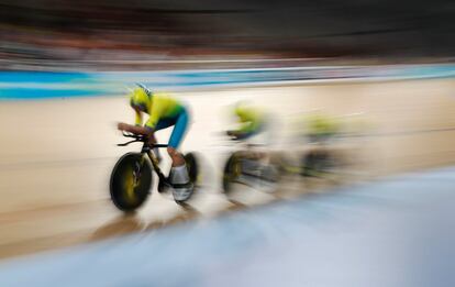 Annette Edmondson, Amy Cure, Ashlee Ankudinoff y Alexandra Manly, de Australia, en acción durante la final de los 4000m de perseccución femenina por equipos en los Juegos Commonwealth Gold Coast 2018, en Gold Coast (Australia).