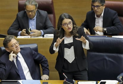 El presidente Ximo Puig y la vicepresidenta Mónica Oltra, en una imagen de archivo en las Cortes valencianas.