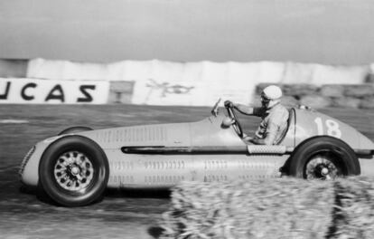Luigi Villoresi ya contaba con una dilatada experiencia en el automovilismo cuando estalló la Segunda Guerra Mundial y su carrera se vio interrumpida. Tras finalizar la contienda regresó a bordo de un Maserati, y en 1950 debutó con Ferrari.