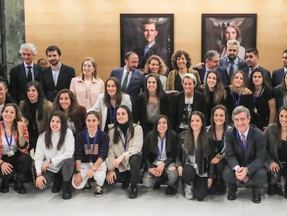 Representantes de la patronal, sindicatos, jugadoras y partidos políticos, este miércoles en el Congreso.