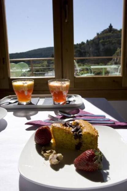 Desayuno en la hospedería Bajo el Cejo, en Alhama de Murcia.