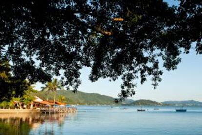 Restaurante junto al mar en Ponta do Sambaqui, en Santo Antonio de Lisboa, en Florianópolis (Brasil).