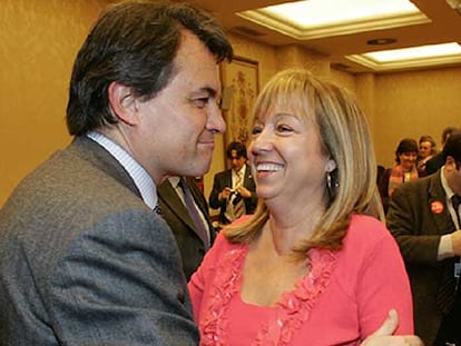 Manuela de Madre y Artur Mas, al finalizar la última sesión sobre el Estatuto en el Congreso.