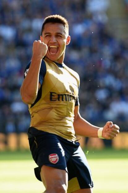 Alexis Sánchez celebra tercer gol ante el Leicester City.