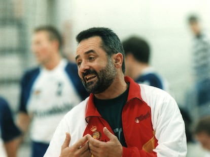 Cruz Ibero, exseleccionador de balonmano, en los noventa.