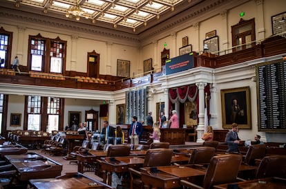 Legisladores demócratas abandonaron la sesión, impidiendo la definición de los 38 distritos electorales, en Austin, Texas, el 14 de agosto.