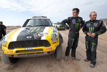 Nani Roma y Peterhansel, en un momento del Dakar.