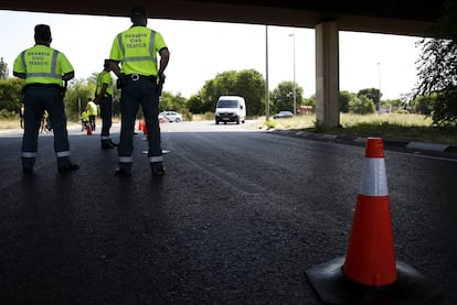 Control de tr&aacute;fico de la Guardia Civil.