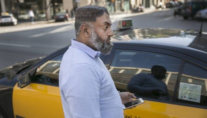 Iftikhar Ahmed, un taxista paquistan&iacute; de Barcelona.