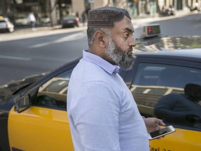 Iftikhar Ahmed, un taxista paquistan&iacute; de Barcelona.