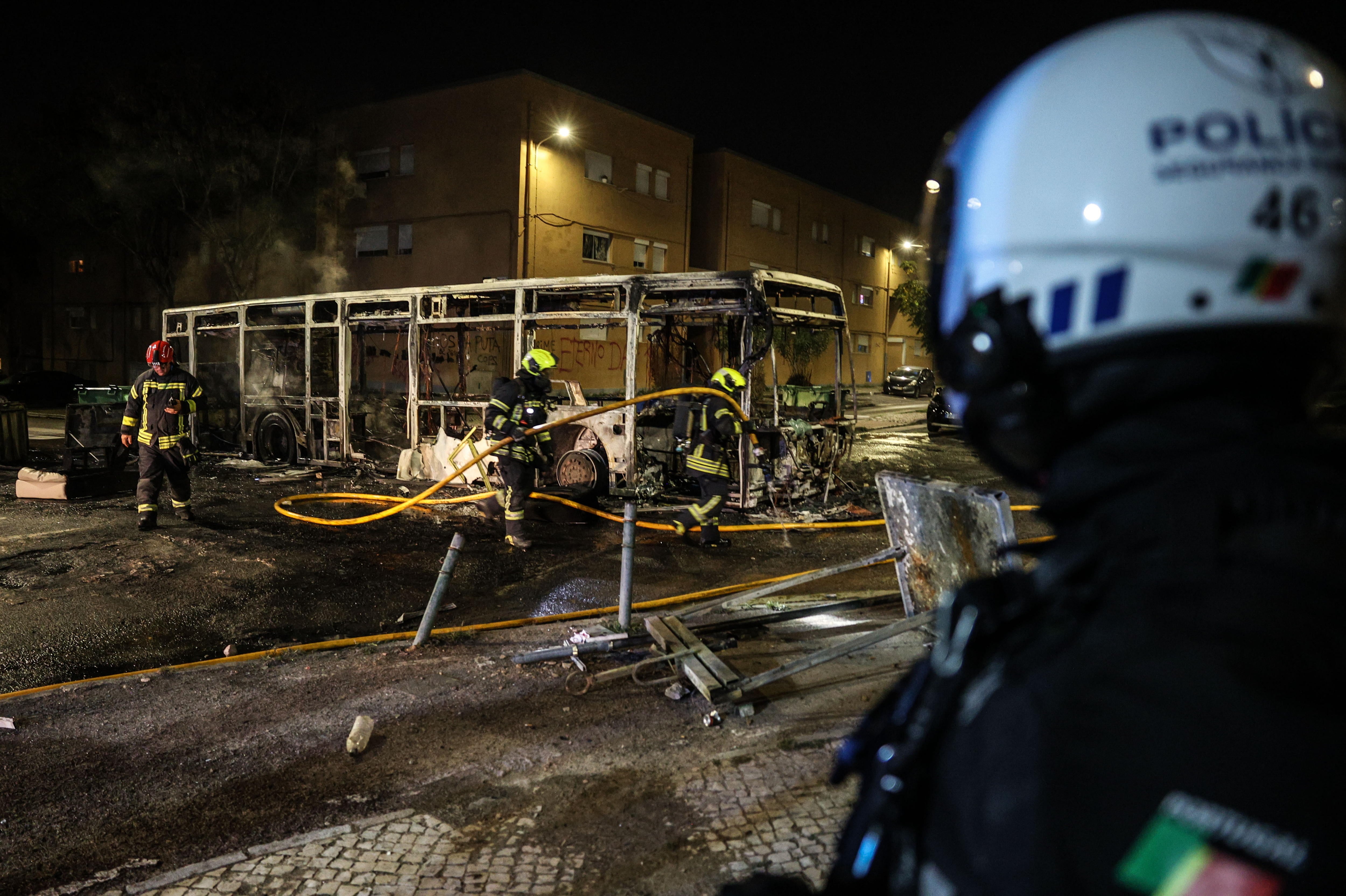 La muerte de un inmigrante africano tiroteado por la policía desata disturbios en la periferia de Lisboa