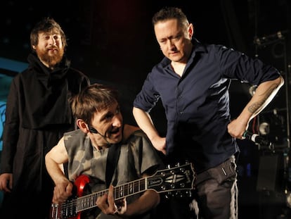 Albert Pla (c), Ferm&iacute;n Muguruza (d) y Ra&uuml;l Fern&aacute;ndez &quot;Refree&quot; (i), durante la presentaci&oacute;n de &#039;Guerra&#039;.