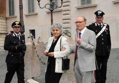 Ennio Morricone y su esposa Maria Travia.