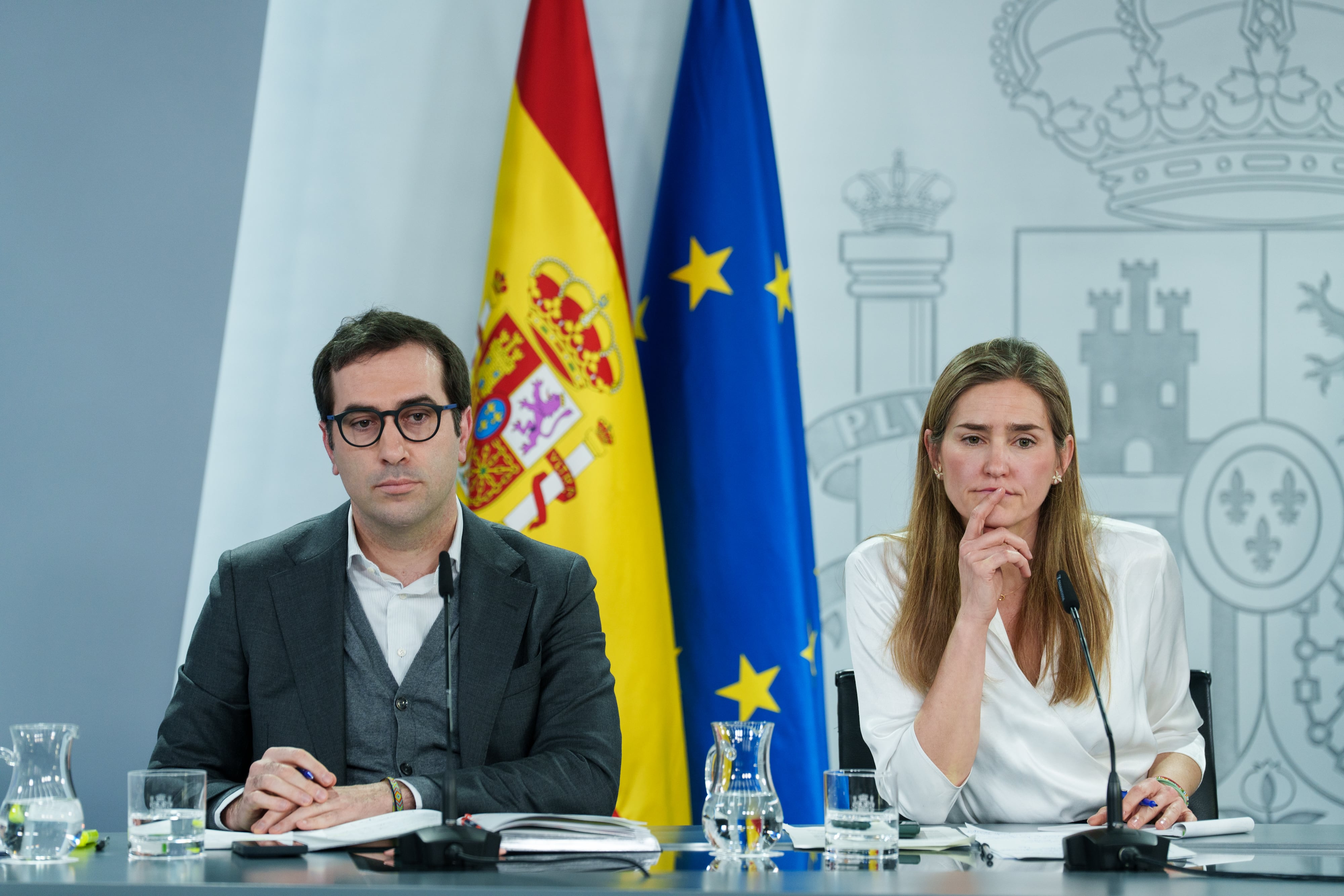 La plana mayor del Gobierno se reúne con patronal y sindicatos para estudiar nuevas medidas anticrisis