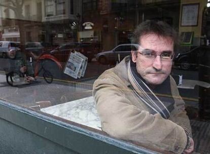 Pablo Malo posa en un bar de San Sebastián.