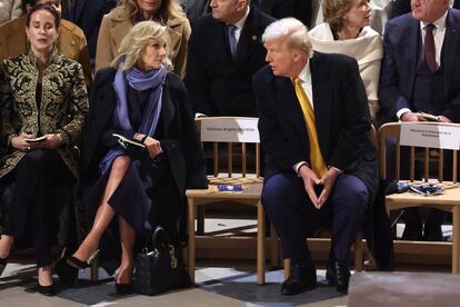 Jill Biden y Donald Trump, en París, Francia, el 7 de diciembre de 2024.