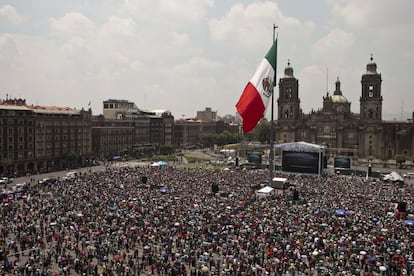 El Zócalo mexicano, durante el partido México-Brasil.