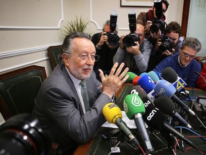 Alfonso Grau durante la primera comparecencia de prensa tras su imputación.