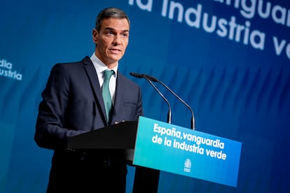 El presidente del Gobierno, Pedro Sánchez, clausura el acto 'España, vanguardia de la industria verde' en la sede del ICEX, este lunes