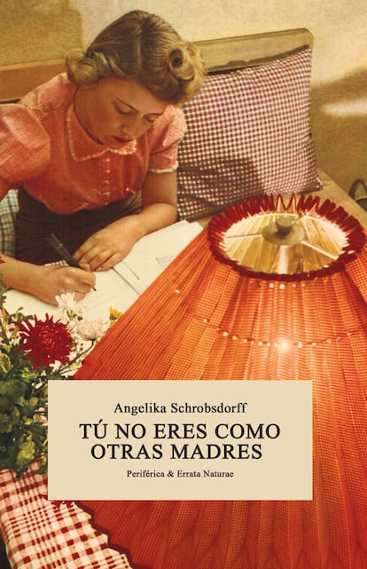 Es este un libro insólito: a la vez biografía de una mujer atípica, autobiografía de infancia y juventud de su hija, y testimonio de una época que empieza siendo fácil, alegre y feliz y termina en tragedia: la Alemania de la primera mitad del siglo XX. Else Schrobsdorff es una mujer culta, rica, exuberante y decidida a disfrutar de la vida. Va al teatro, lee, esquía, da fiestas, se casa, se divorcia, tiene un hijo o hija con cada uno de los hombres de su vida… Nunca recuerda lo que para ella es un detalle sin importancia: es judía… Muchos años después, su hija recreará su esplendor y naufragio, en este libro que empieza con cierta vacilación y va adquiriendo fuerza a medida que se acerca la catástrofe. Por LAURA FREIXAS