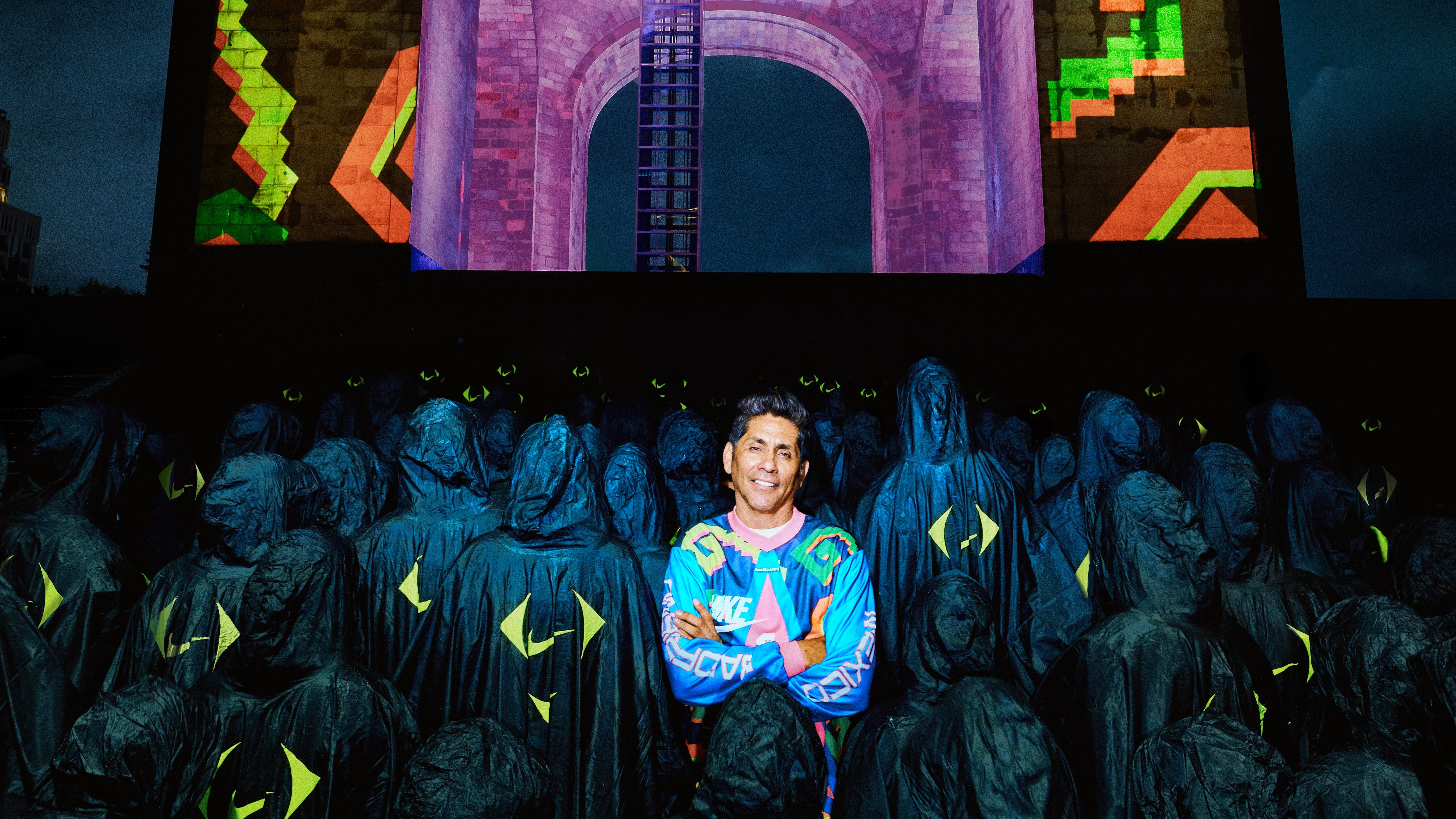 Jorge Campos, el rey del color y las grecas, hace suyo el Mu