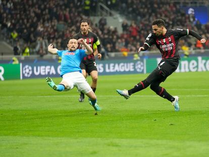 Ismael Bennacer marca el gol del Milan en los cuartos de final de la Champions League ante el Nápoles, este miércoles.