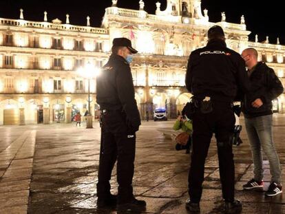 El toque de queda es una de las medidas amparadas en el actual estado de alarma