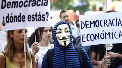 Indignados concentrados en la plaza de Neptuno.