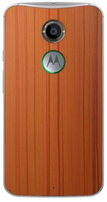 El nuevo Moto X que se pondrá a la venta en España lleva la carcasa trasera de bambú.