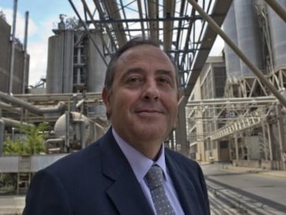 Jos&eacute; Luis Morlanes, vicepresidente de La Seda en la planta de El Prat.