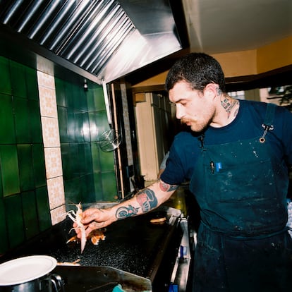 Pol Martínez, uno de los cocineros del local.