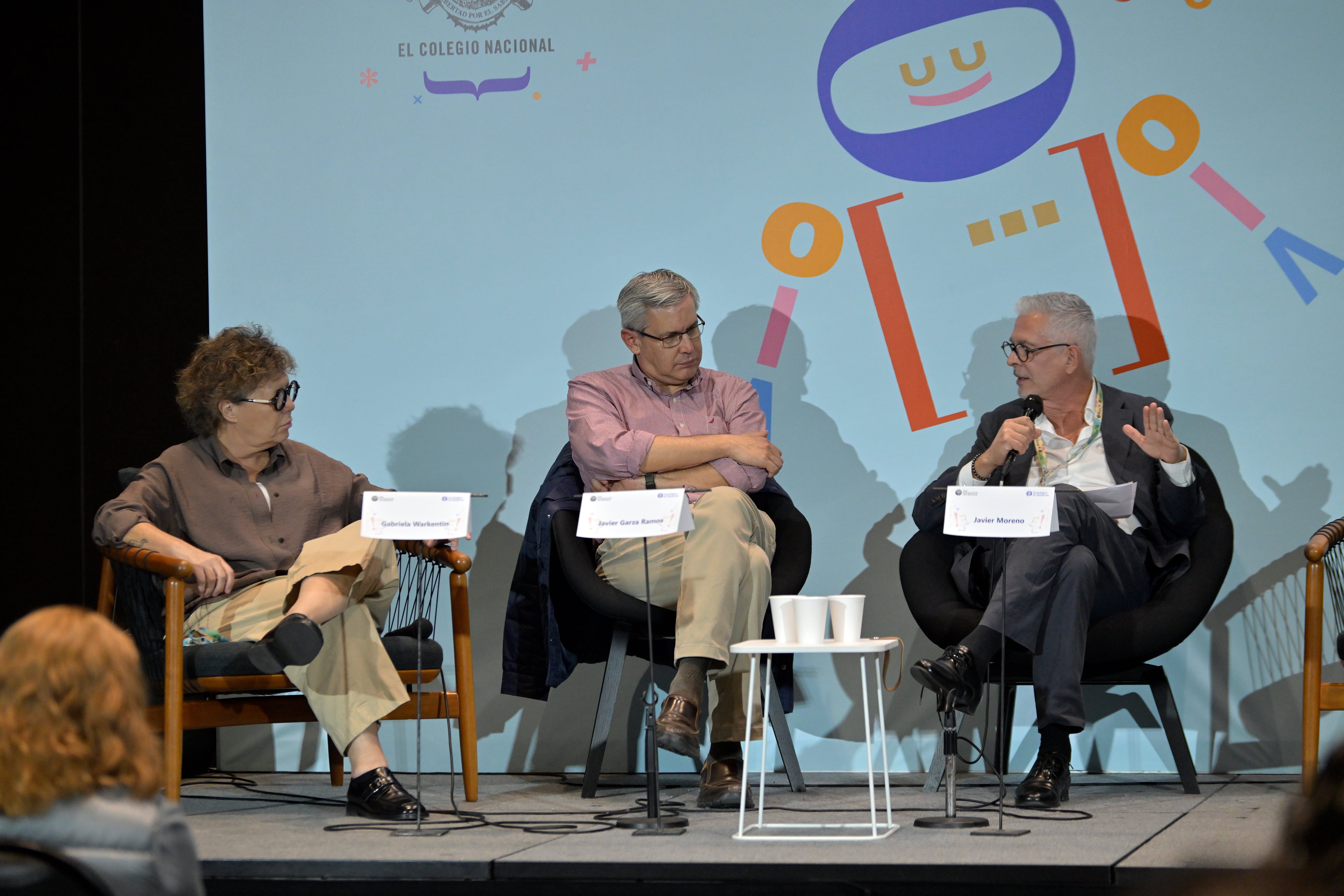 Gabriela Warkentin, Javier Garza Ramos y Javier Moreno en la Feria del Libro de Monterrey.