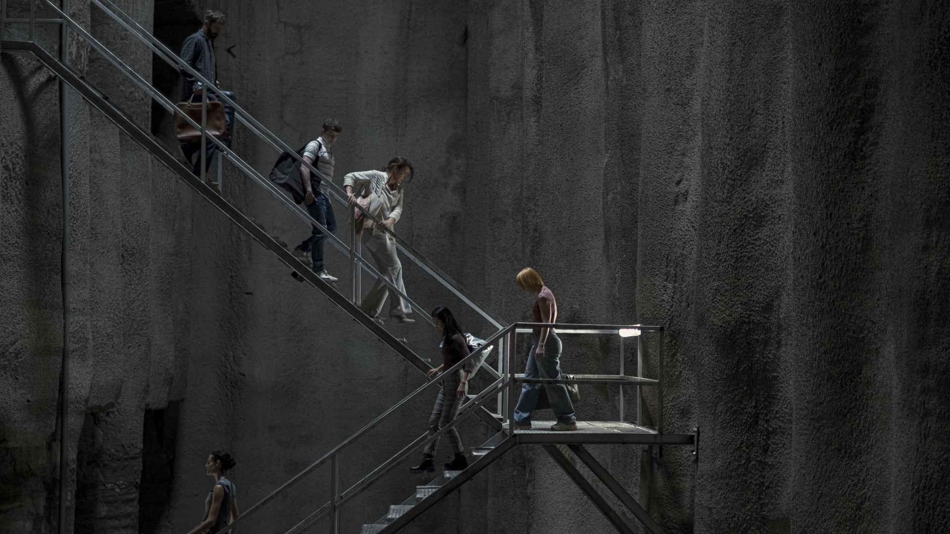 Un cadáver sin cabeza y personajes intentando sobrevivir en el lugar más remoto de La Tierra: el descenso final a los infiernos de ‘The Head’