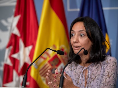 La delegada del Gobierno de Madrid, Mercedes González, durante la rueda de prensa en la sede de la institución.