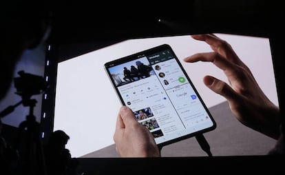 El Galaxy Fold, con tres aplicaciones activas a la vez en la pantalla.