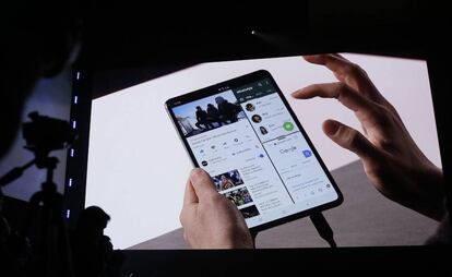 El Galaxy Fold, con tres aplicaciones activas a la vez en la pantalla.