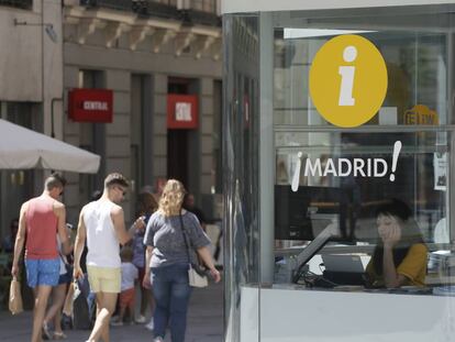 Quiosco de información turística del Ayuntamiento de Madrid en Callao.