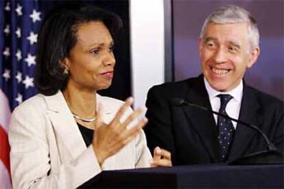 Condolezza Rice y Jack Straw, durante la rueda de prensa que ofrecieron en Bagdad.